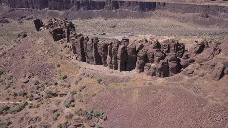 Frenchman-Coulee-traffic-drives-past-rock-formation-called-Feathers