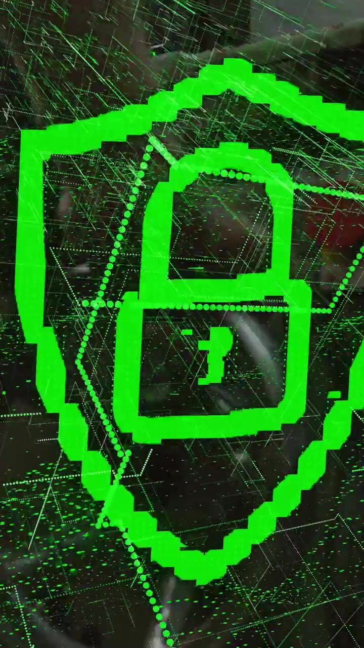 Video vertical: Dispositivo cambiando, escudo verde neón agudizándose y candado llenándose, mostrando seguridad.
