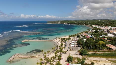 Secuencia-De-Drones-De-Playa-De-Arena-Blanca-Con-Hermoso-Color-De-Agua-En-Guadalupe