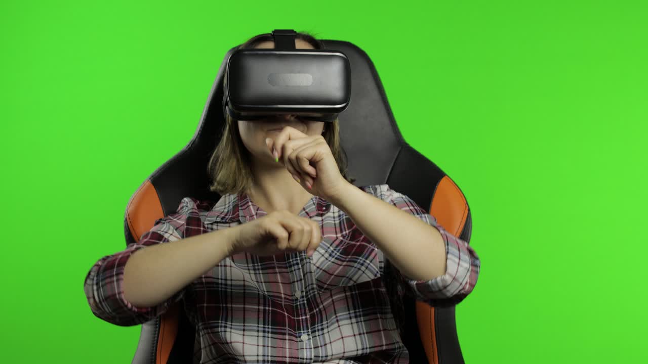 niña usando casco de aplicación vr para jugar al juego de danza de simulación. mujer viendo video de realidad virtual 3d