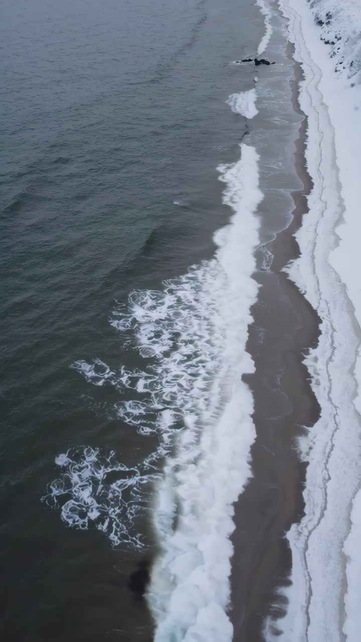 зимний пляж с воздуха