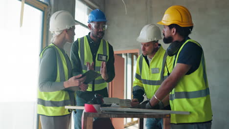 reunión del equipo de construcción