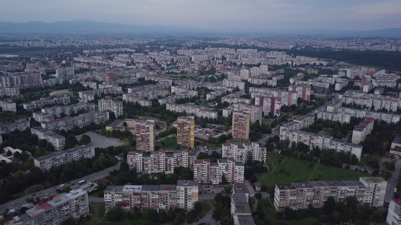 vista aérea del barrio con muchos apartamentos residenciales