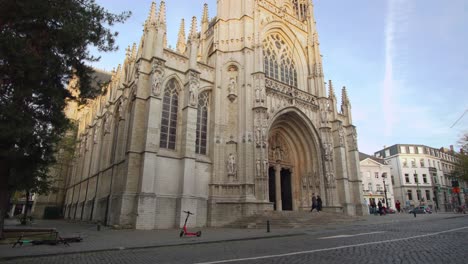 Iglesia-De-Nuestra-Señora-De-Las-Victorias-En-El-Sablon-En-Bruselas