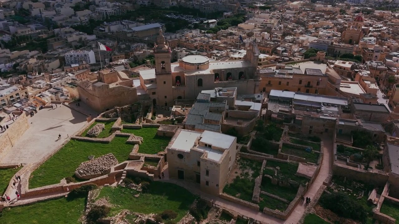 Vista aerea della storica Fortezza della Cittadella e della Cattedrale a Victoria, Gozo, Malta