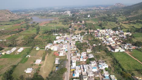 las populares colinas de nandi y las afueras de bangalore se ven en un video aéreo