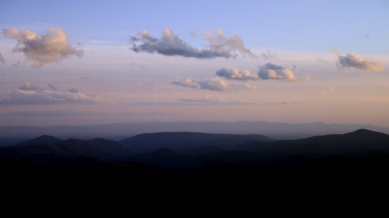 노스 캐롤라이나의 할아버지 산에서 남쪽을 바라 보는 일몰 시간 경과
