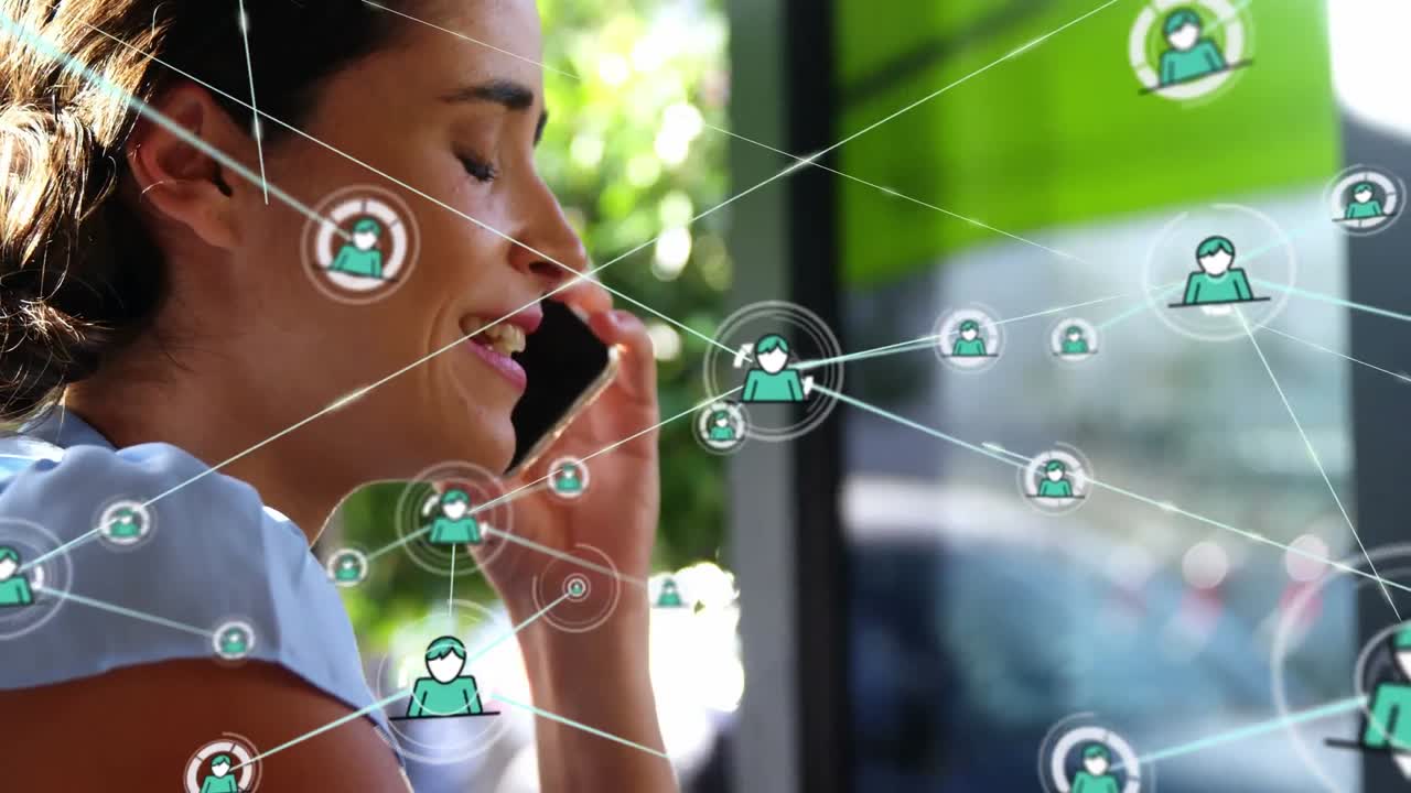 animación de una red de conexiones a través de una mujer de negocios biracial hablando por teléfono inteligente