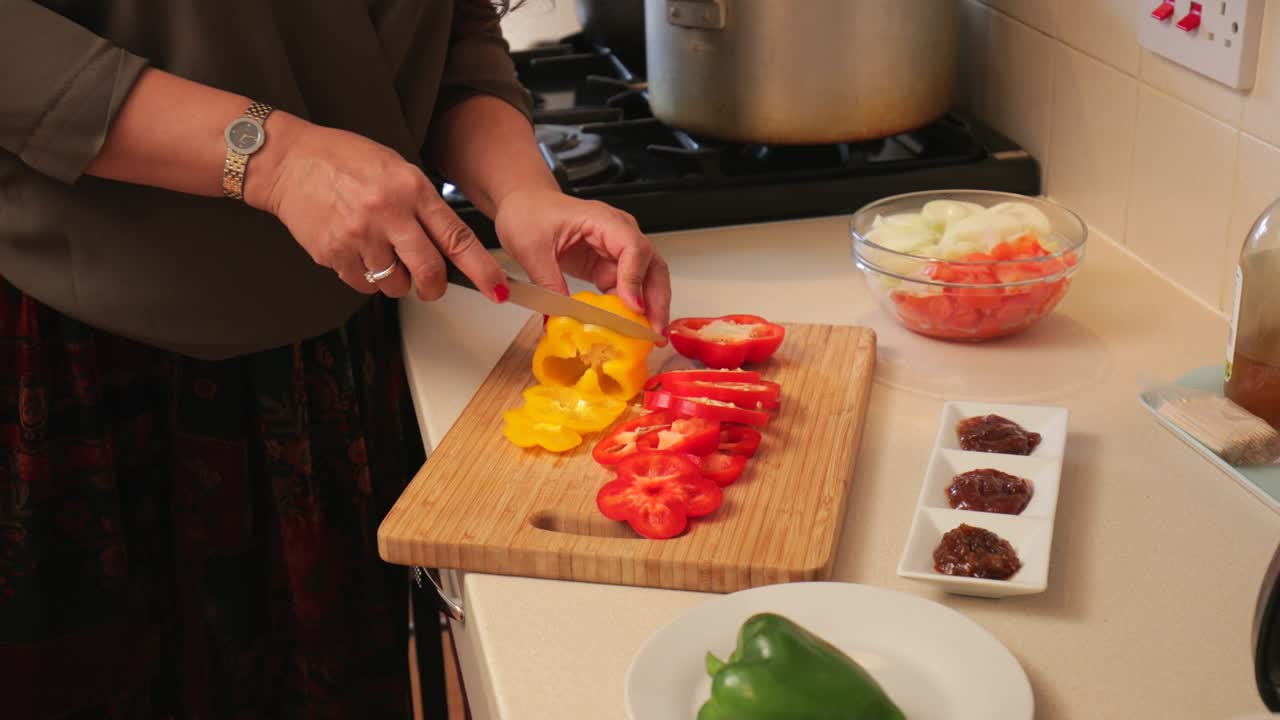 cortar pimientos en casa