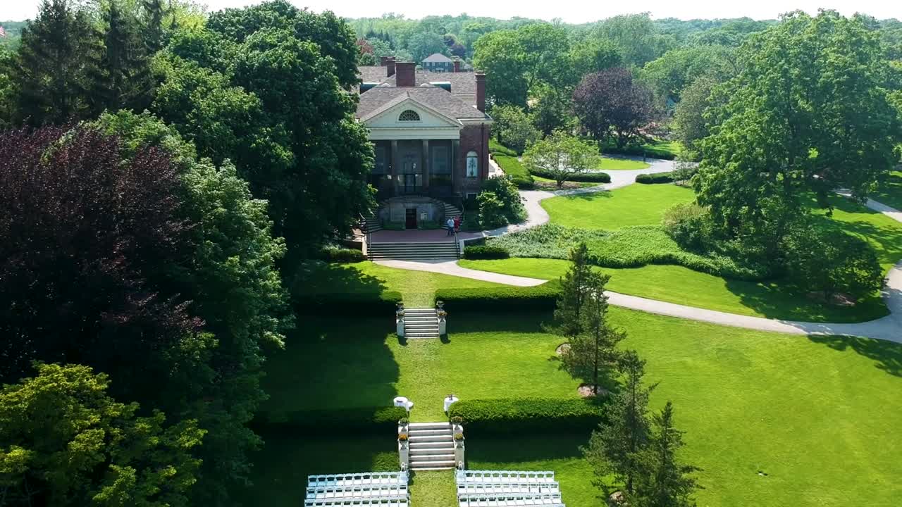 자연에 둘러싸인 아름다운 집