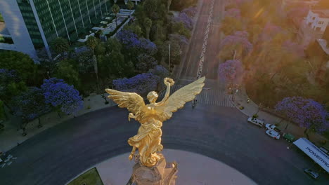 AEREAL-SHOT-OF-The-Angel-of-Independence,-Mexico-City