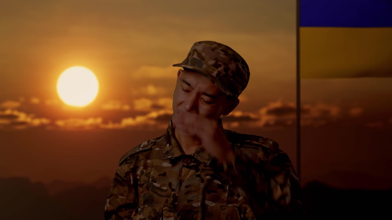 해가 지는 우크라이나 군인