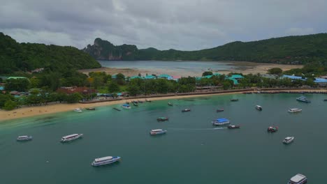 Vista-Aérea-En-Koh-Phi-Phi,-Después-Del-Tsunami,-Drone-4k,-Viaje-A-Tailandia