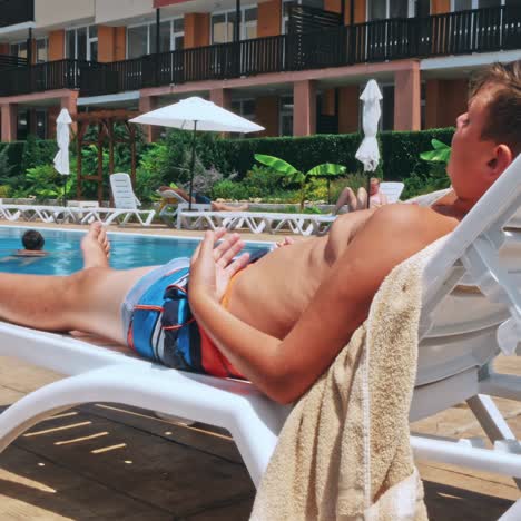 niños felices en las vacaciones de verano