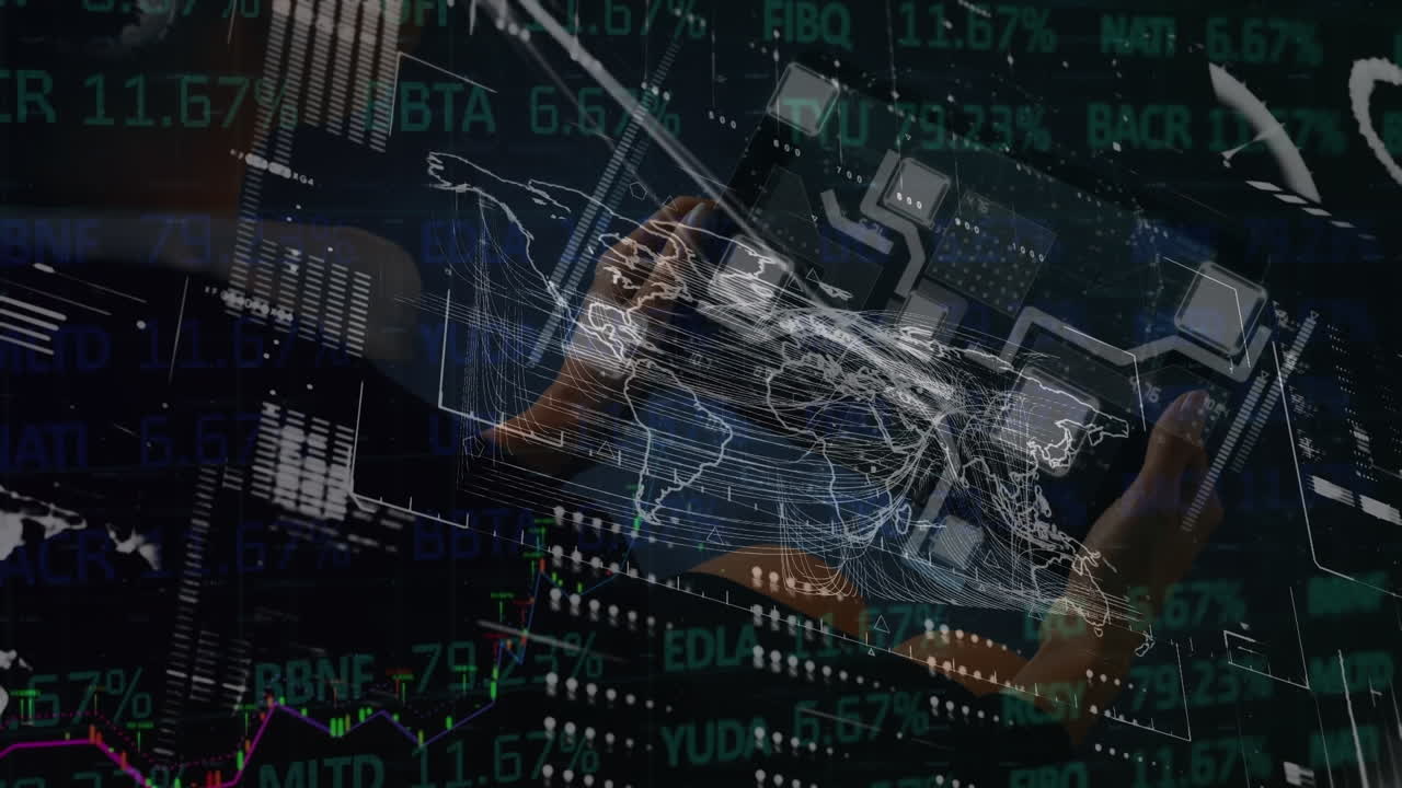 animazione dell'elaborazione dei dati sulle mani utilizzando il tablet