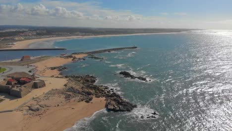 Luftaufnahmen-Vom-Strand-Von-Vila-Do-Conde,-Portugal