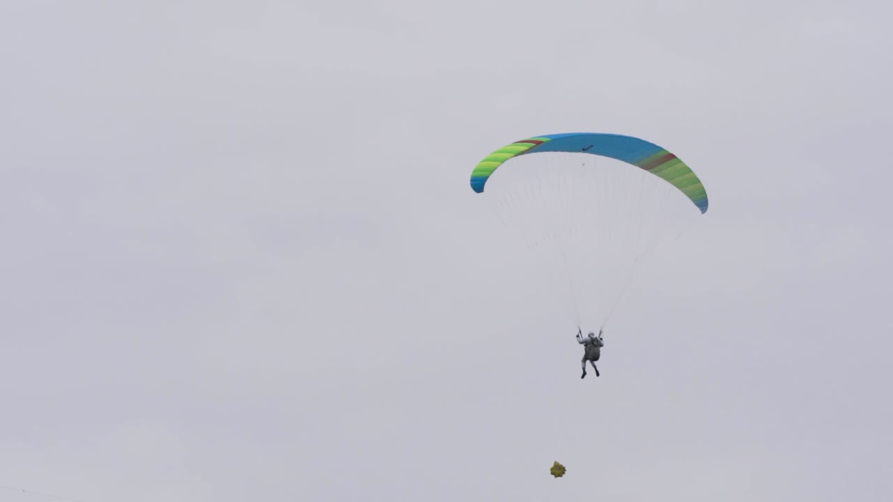 Parapente en el cielo