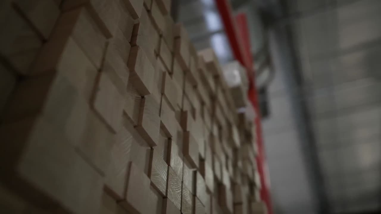 tablas de madera en el taller de madera