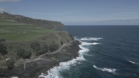 Rocas-Irregulares-De-Santo-Antonio-En-La-Parte-Noroeste-De-Las-Islas-Sao-Miguel-De-Las-Azores