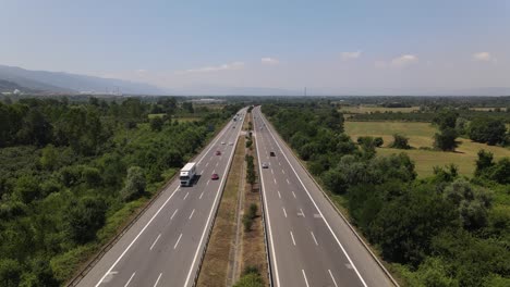 Auto-Drohne-Im-Zeitraffer-Fahren-Driving