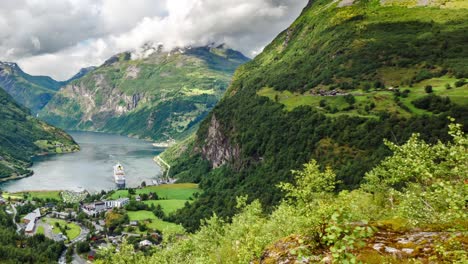 Timelapse,-Fiordo-De-Geiranger,-Noruega---4k-Ultra-Hd,-4096x2304.