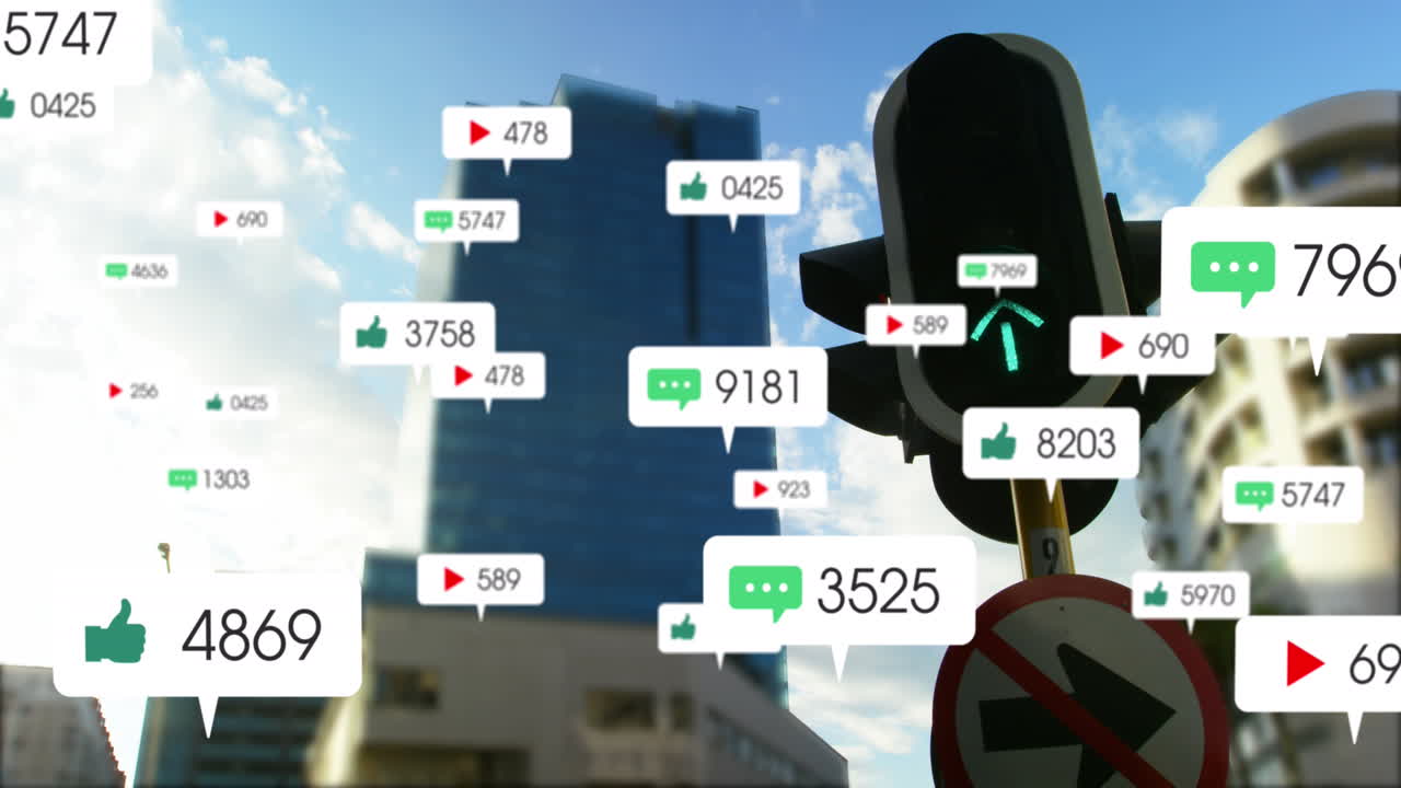 교통 신호등과 높은 건물에 대한 음성 거품에 대한 소셜 미디어 아이콘의 애니메이션