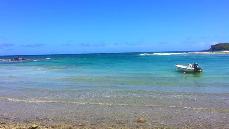 Boot-In-Der-Bucht-Vor-St.-John,-Usvi