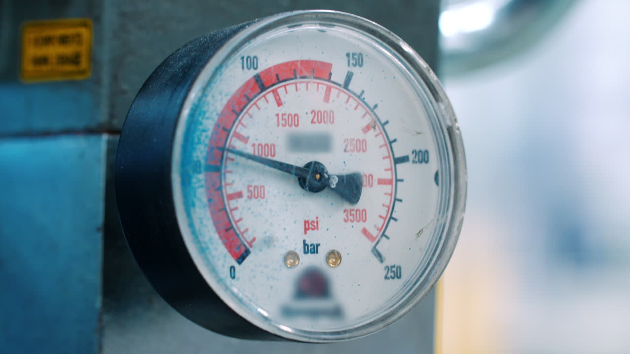 근접 화살표를 가진 마노미터. 측정을 위한 산업 장비