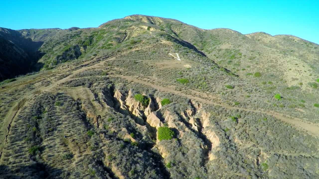 남부 캘리포니아 1의 언덕 위로 공중 촬영