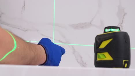 using a laser level for tiling