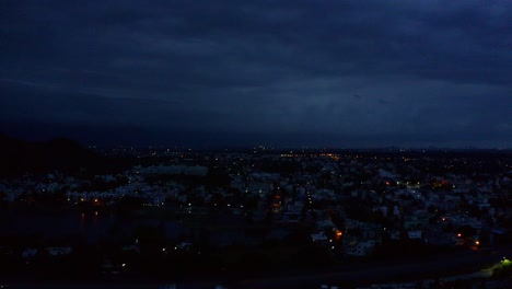 imágenes aéreas de un área urbana en el sur de la india tomadas en varias horas del día y durante el bloqueo