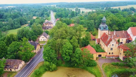 Lielstraupe-Medieval-Castle-in-the-Village-of-Straupe-in-Vidzeme,-in-Northern-Latvia