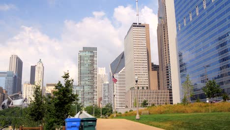 bandiera usa che sventola a chicago