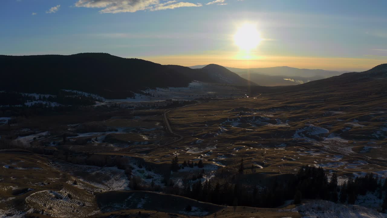 Alla scoperta delle praterie semidesertiche e delle cime innevate di Kamloops.