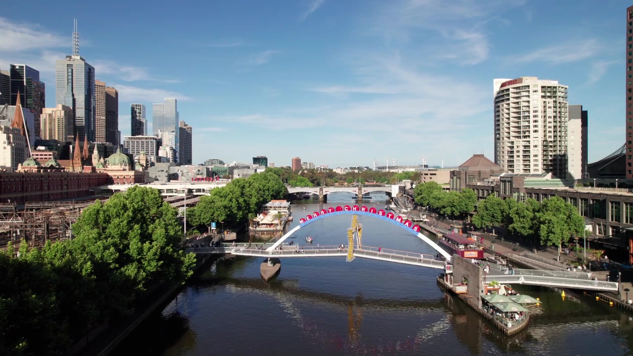 Prince's Bridge a Natale, CBD di Melbourne, Australia. 4K.