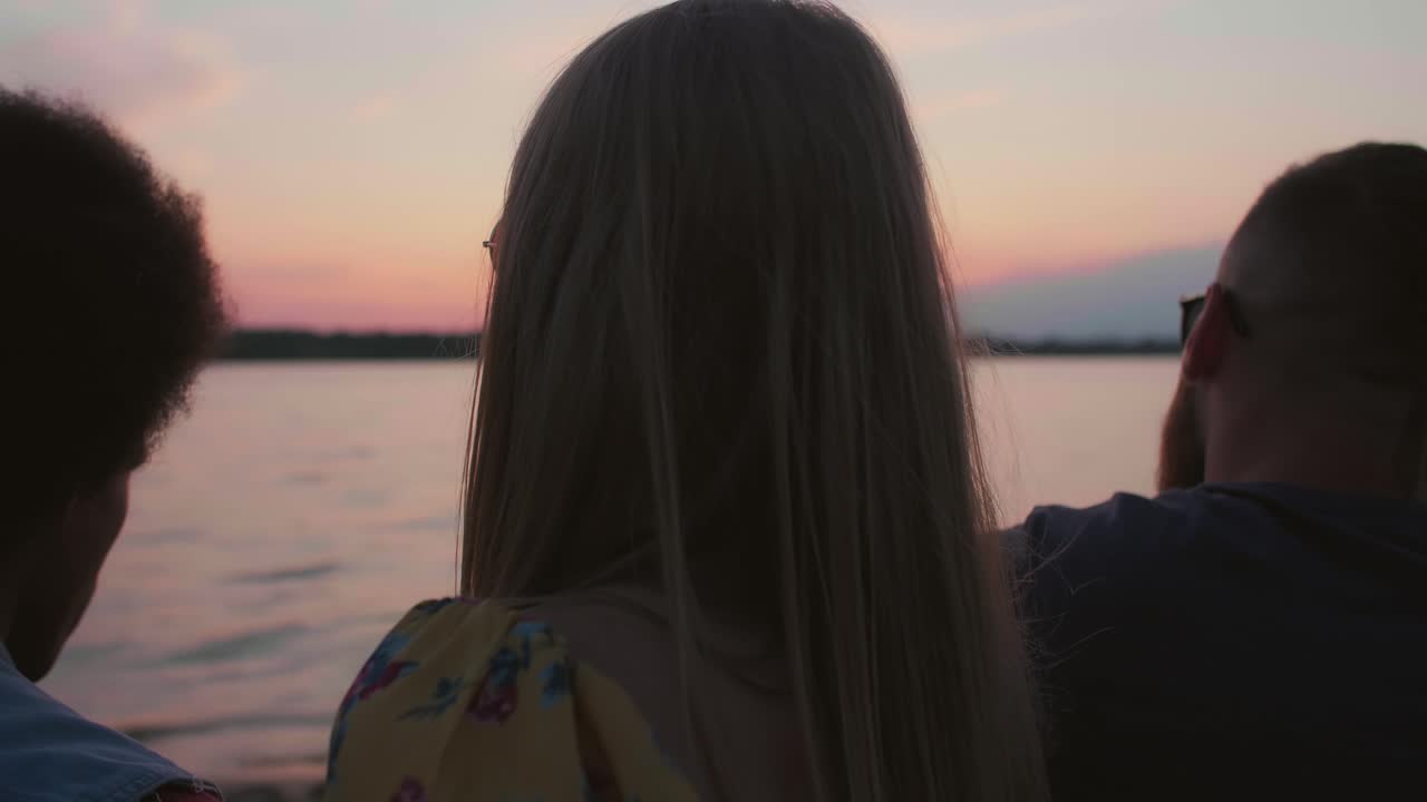 外で冷やしている友人の後ろの景色/ダブロワ・ゴルニツァ/ポーランド