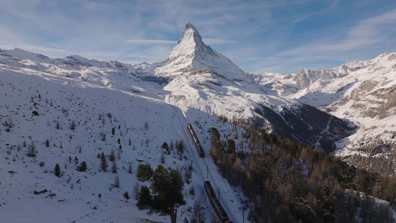toma aérea en suiza en la ciudad de zermatt con la montaña matterhorn