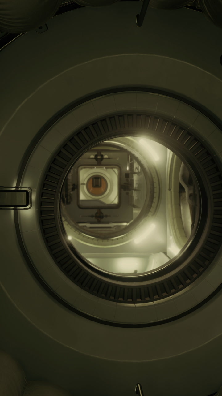 Esplorazione di un modulo spaziale futuristico con tecnologia avanzata al suo interno
