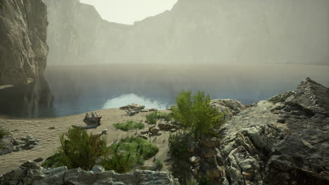 un lago sereno en un valle de montaña brumoso