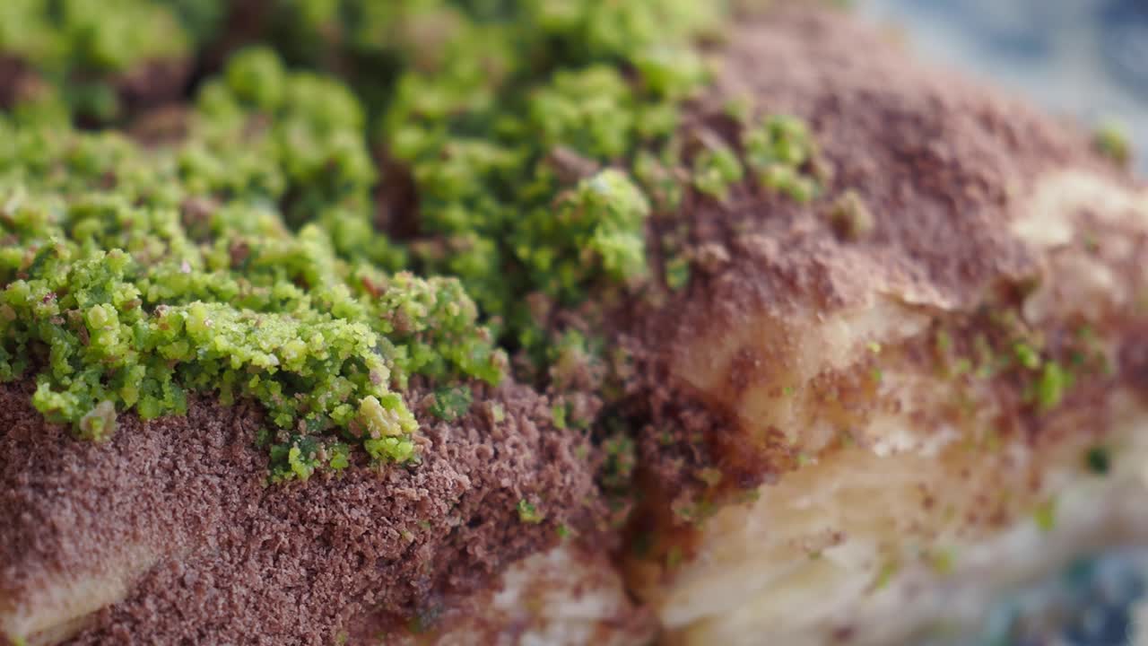 primer plano de un pedazo de baklava