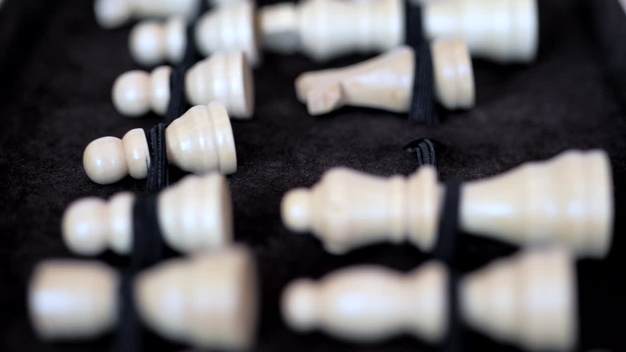 piezas de ajedrez yuriy