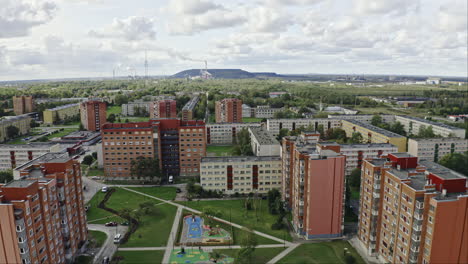 Vista-Aérea-De-La-Ciudad-Industrial-Postsoviética