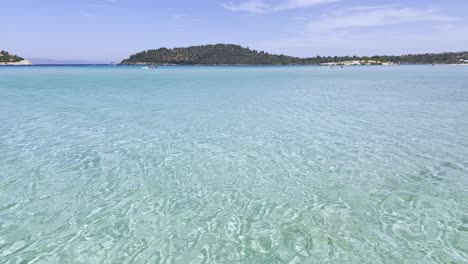 Clean-blue-flag-beaches-of-Halkidiki-Peninsula,-Greece