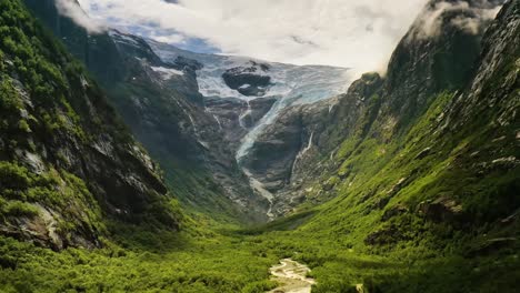 Schöne-Natur-Norwegen-Gletscher-Kjenndalsbreen.