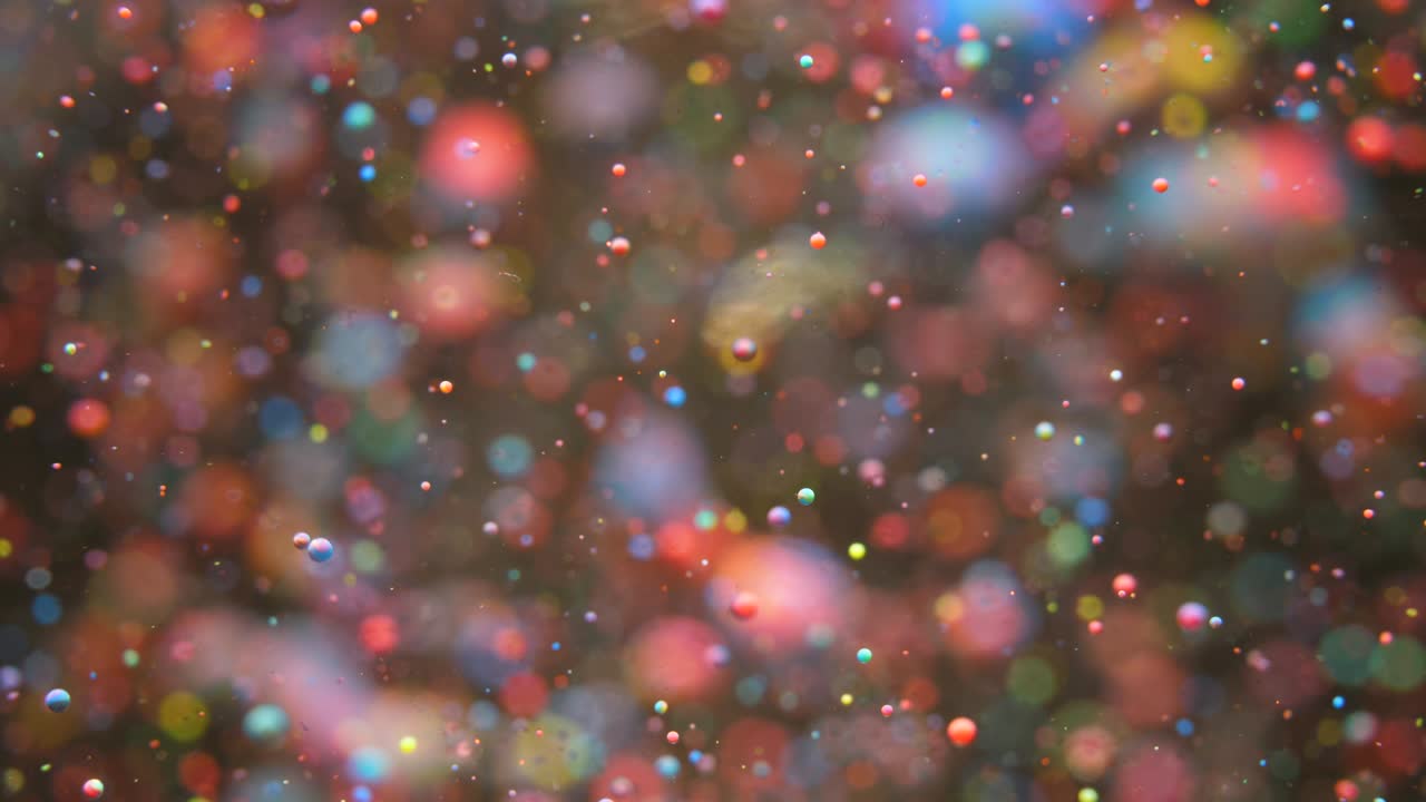 느린 움직임 밝은 색상 거품 오일 아름다운 페인트 우주 색상 움직이는 다채로운 클로즈업 아크릴 페인트 환상적인 표면 추상적인 다채로운 페인트 변형 구조 다채로운 거품