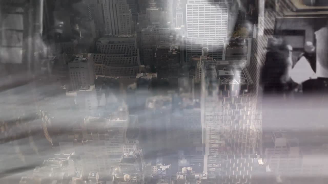 검은색과  ⁇ 색의 도시 풍경 위의 보행자들과 함께 바쁜 도시 거리의 애니메이션