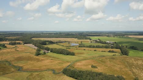 vista aérea de las tierras de cultivo y el campo holandés