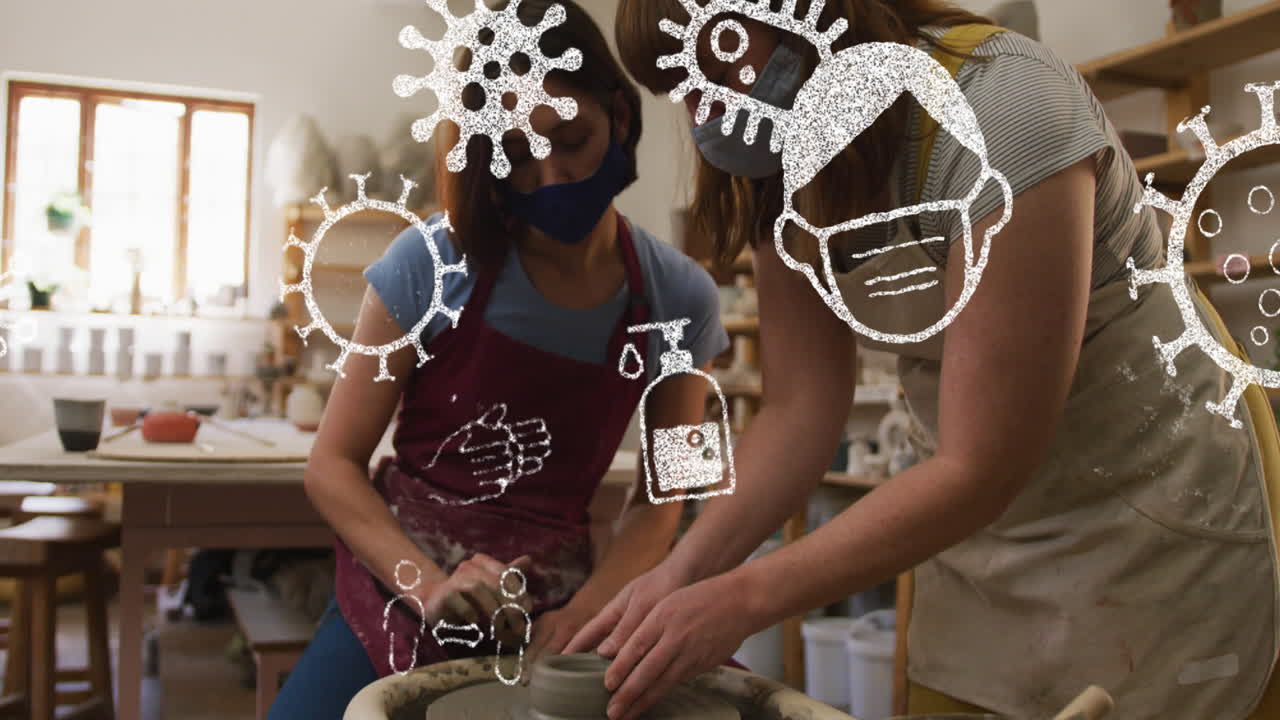 animación de iconos de virus sobre mujeres caucásicas con máscaras faciales que forman cerámica