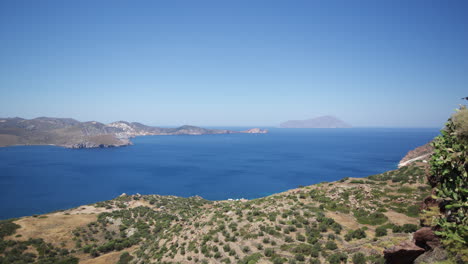 Lapso-De-Tiempo-De-Luz-Del-Día-De-La-Isla-Griega-Milos-Vista-Al-Mar-En-Verano-De-Grecia