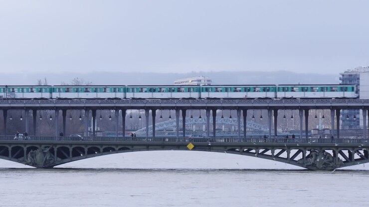 Train Passing over Pont de Bir-Hakeim